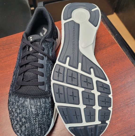 BNIB Womens under armour UA W Lightning 2 running shoes - Picture 5 of 7